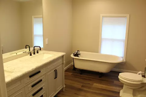 9984 N Pecatonica Rd, Leaf River, IL 61047 photo 18