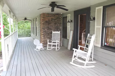 9984 N Pecatonica Rd, Leaf River, IL 61047 photo 2
