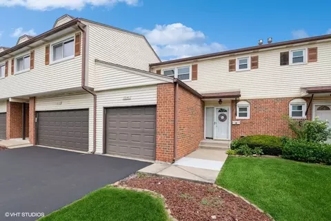 6840 Winston Dr, Tinley Park, IL 60477
