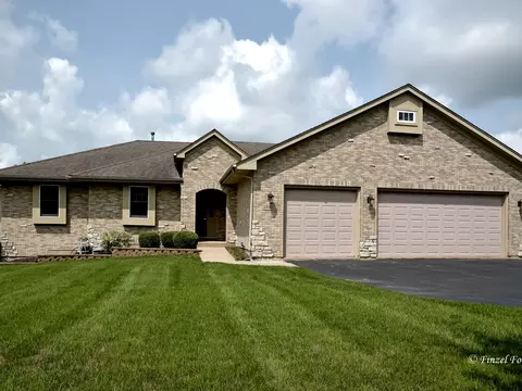 1340 Getzelman Rd, Hampshire, IL 60140