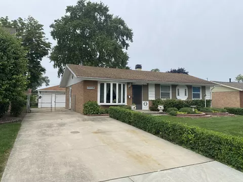 13118 E Playfield Dr, Crestwood, IL 60418