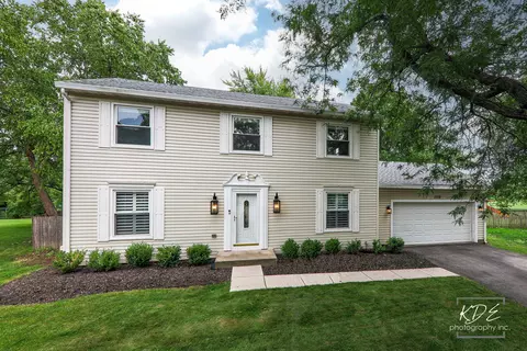 1752 Bucknell Ct, Naperville, IL 60565