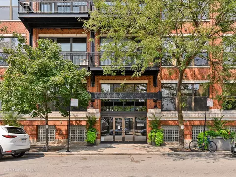 1040 W Adams St #306, Chicago, IL 60607