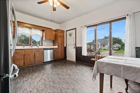 922 Mountain St, Aurora, IL 60505 photo 5