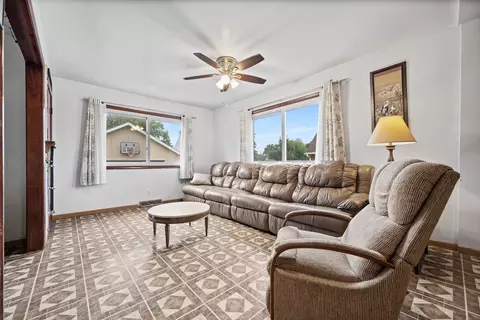 922 Mountain St, Aurora, IL 60505 photo 8