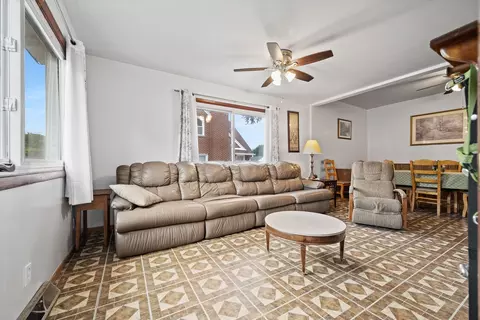 922 Mountain St, Aurora, IL 60505 photo 10