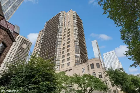 33 W Delaware Pl #22A, Chicago, IL 60610