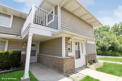 1365 Fremont Dr, Hanover Park, IL 60133