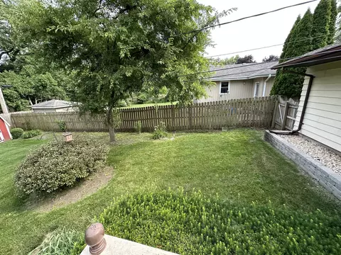 899 Diane Ave, Elgin, IL 60123 photo 27