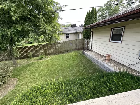 899 Diane Ave, Elgin, IL 60123 photo 24