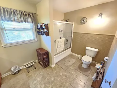 899 Diane Ave, Elgin, IL 60123 photo 12
