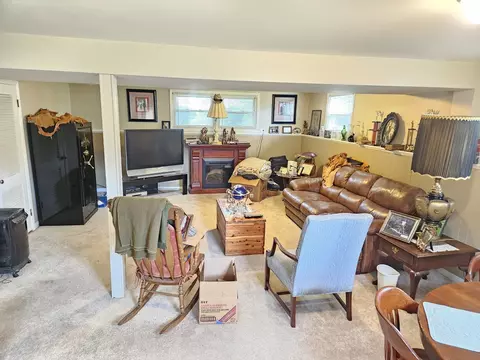 899 Diane Ave, Elgin, IL 60123 photo 17