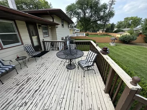 899 Diane Ave, Elgin, IL 60123 photo 23