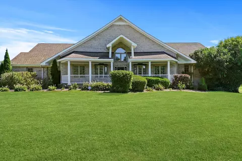 40401 N Belle Foret Dr, Wadsworth, IL 60083