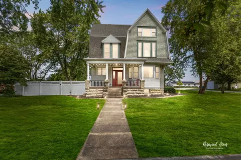 115 E Taylor St, Grant Park, IL 60940