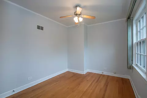 180 N Wolf Rd, Des Plaines, IL 60016 photo 8