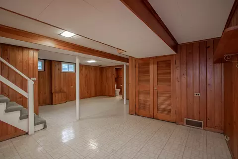 180 N Wolf Rd, Des Plaines, IL 60016 photo 13