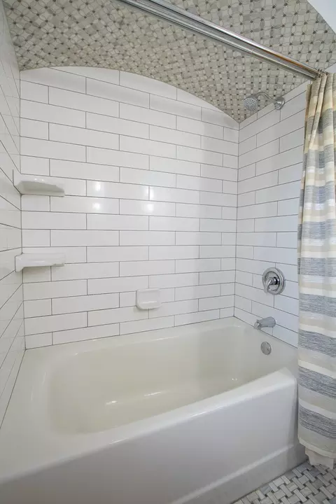 180 N Wolf Rd, Des Plaines, IL 60016 photo 11