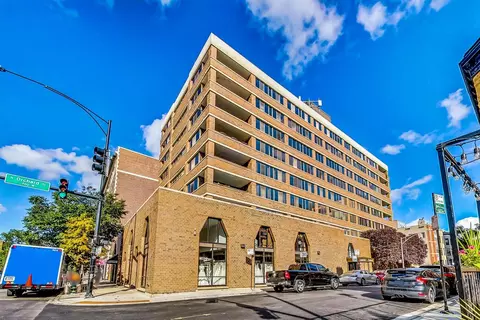 2800 N Orchard St #702, Chicago, IL 60657
