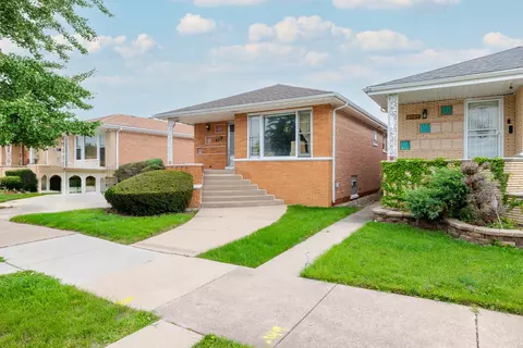 8143 S Sacramento Ave, Chicago, IL 60652