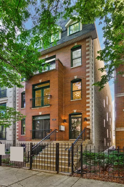 1510 N Hudson Ave #3, Chicago, IL 60610