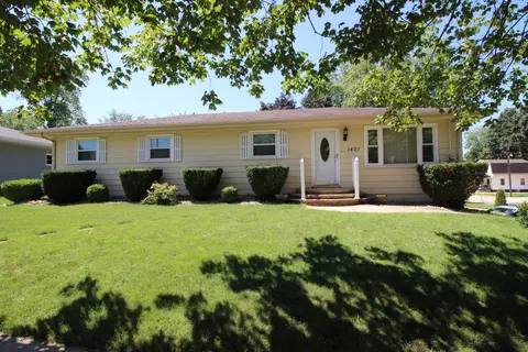 1401 Bunn St, Bloomington, IL 61701