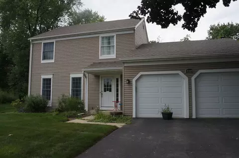 4989 Carriage Dr, Gurnee, IL 60031