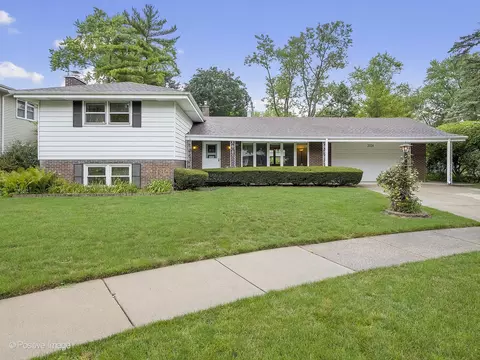 2024 Eastman Ct, Arlington Heights, IL 60004