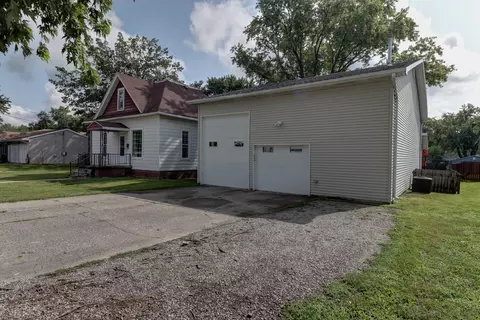 424 S Union St, Arthur, IL 61911
