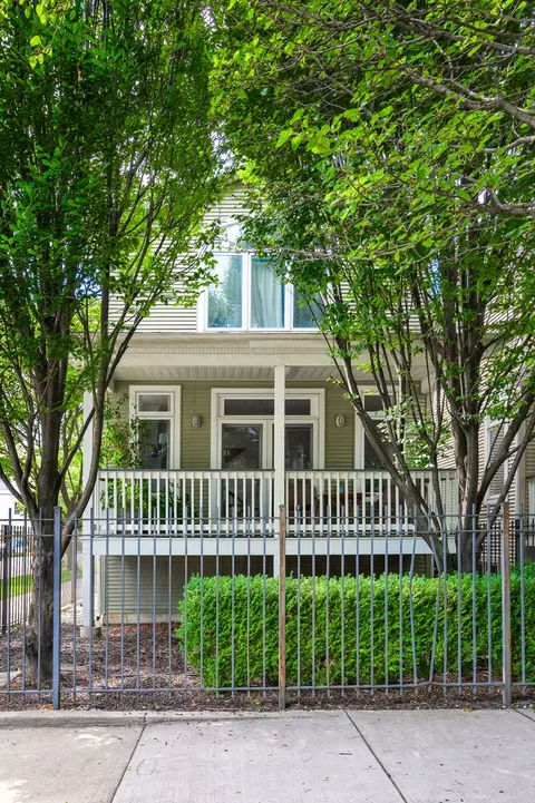 3436 W Belle Plaine Ave, Chicago, IL 60618