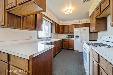 154 Scott Dr, East Dundee, IL 60118 photo 3
