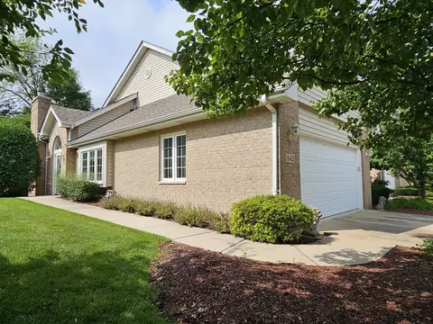 9421 173rd St, Tinley Park, IL 60487