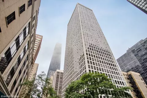 260 E Chestnut St #614, Chicago, IL 60611