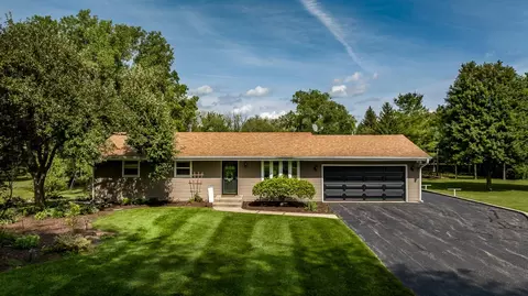 1150 Melwood Dr, Rockford, IL 61108