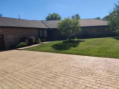726 Braintree Ln, Bartlett, IL 60103
