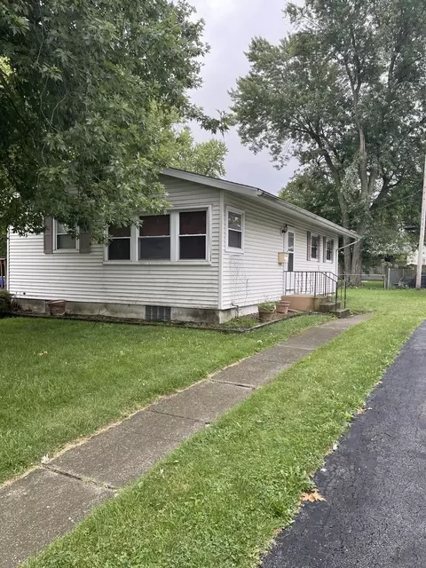 93 Elmwood Dr, Chicago Heights, IL 60411