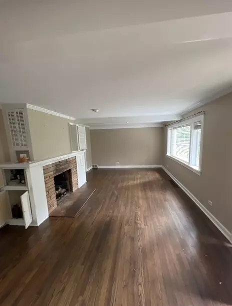 1011 Crest St, Wheaton, IL 60189 photo 3