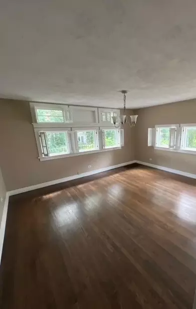 1011 Crest St, Wheaton, IL 60189 photo 9
