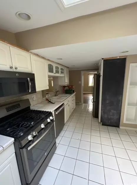 1011 Crest St, Wheaton, IL 60189 photo 8