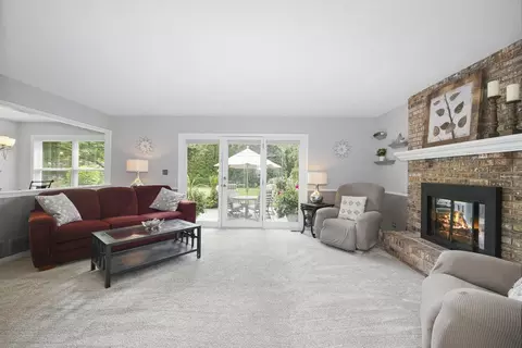 2468 Barkdoll Rd, Naperville, IL 60565 photo 9
