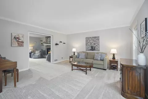 2468 Barkdoll Rd, Naperville, IL 60565 photo 5