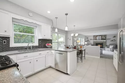 2468 Barkdoll Rd, Naperville, IL 60565 photo 13