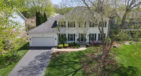 2468 Barkdoll Rd, Naperville, IL 60565
