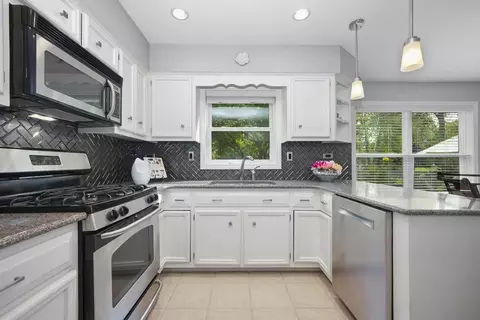 2468 Barkdoll Rd, Naperville, IL 60565 photo 12