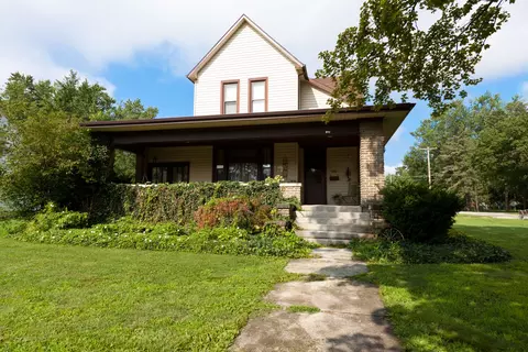 500 Maple St, Chenoa, IL 61726