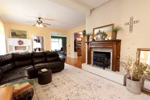 500 Maple St, Chenoa, IL 61726 photo 17