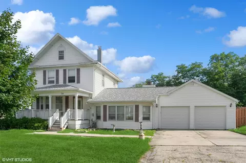 74 W Benton St, Oswego, IL 60543