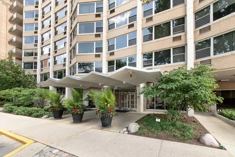 555 W Cornelia Ave #1506, Chicago, IL 60657
