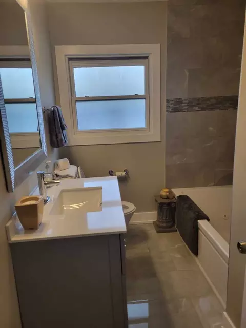 1826 E River Dr, Des Plaines, IL 60018 photo 6
