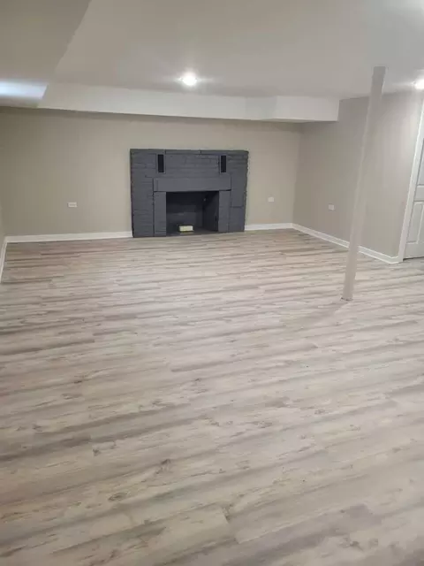1826 E River Dr, Des Plaines, IL 60018 photo 15